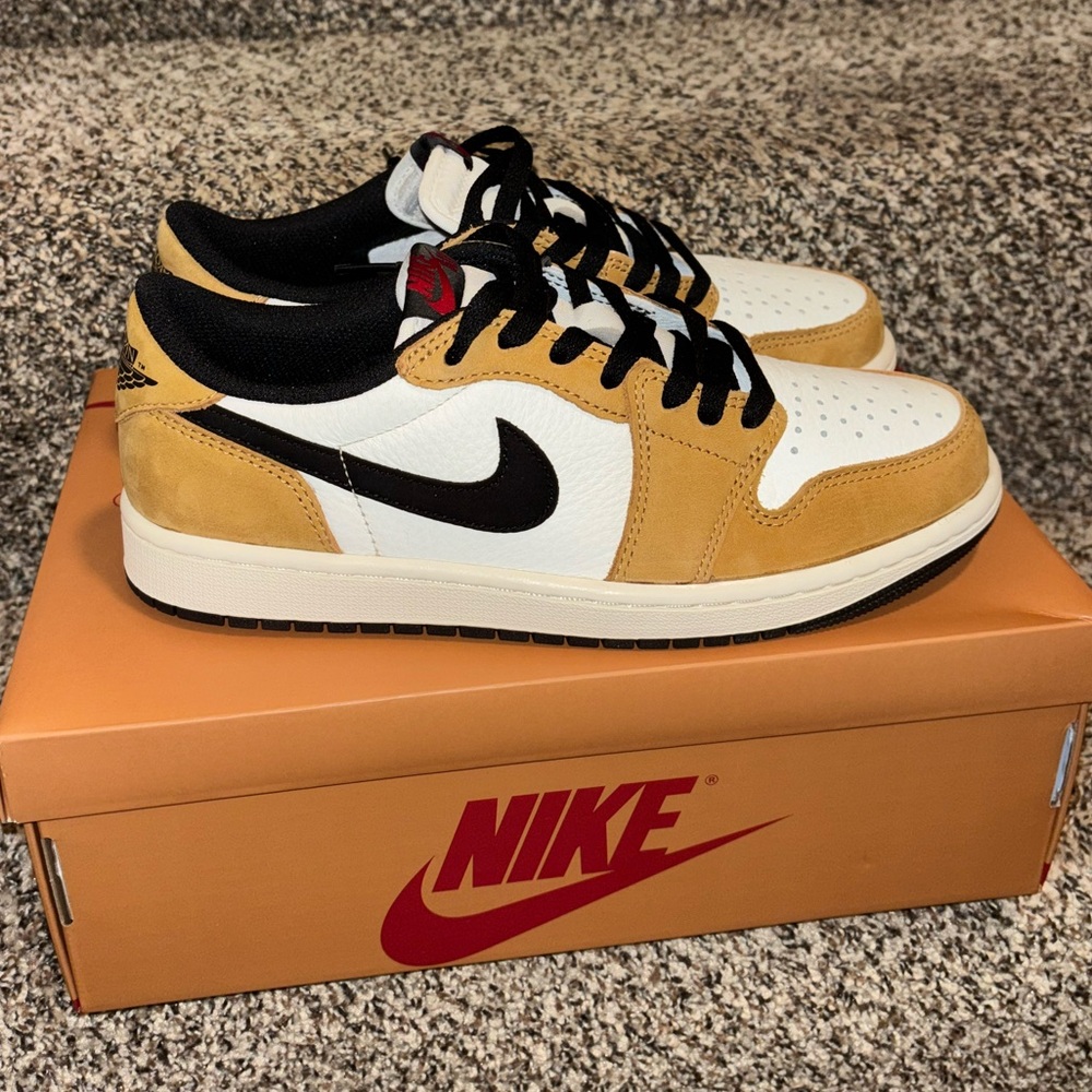 Air Jordan 1 low OG ‘R.O.T.Y’ NEW Sz. 8 men’s - Picture 3 of 8
